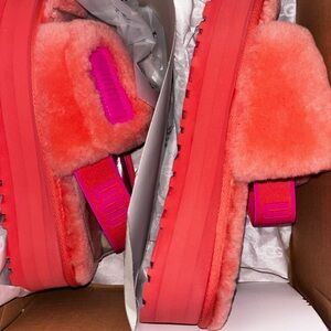 Ugg slippers-size 7-brand new